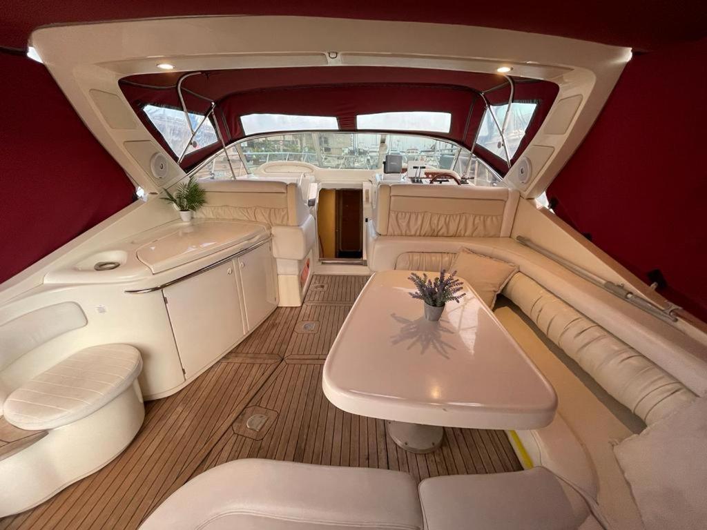 Cozy Yacht Lodge In Barcelona With Boat Tour Option San Adrián de Besós Zewnętrze zdjęcie