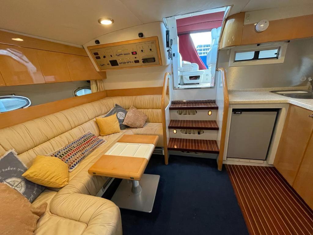 Cozy Yacht Lodge In Barcelona With Boat Tour Option San Adrián de Besós Zewnętrze zdjęcie