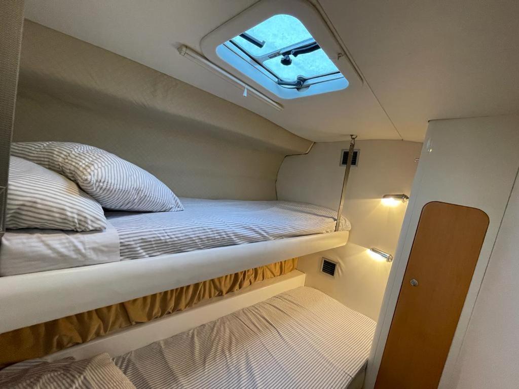 Cozy Yacht Lodge In Barcelona With Boat Tour Option San Adrián de Besós Zewnętrze zdjęcie