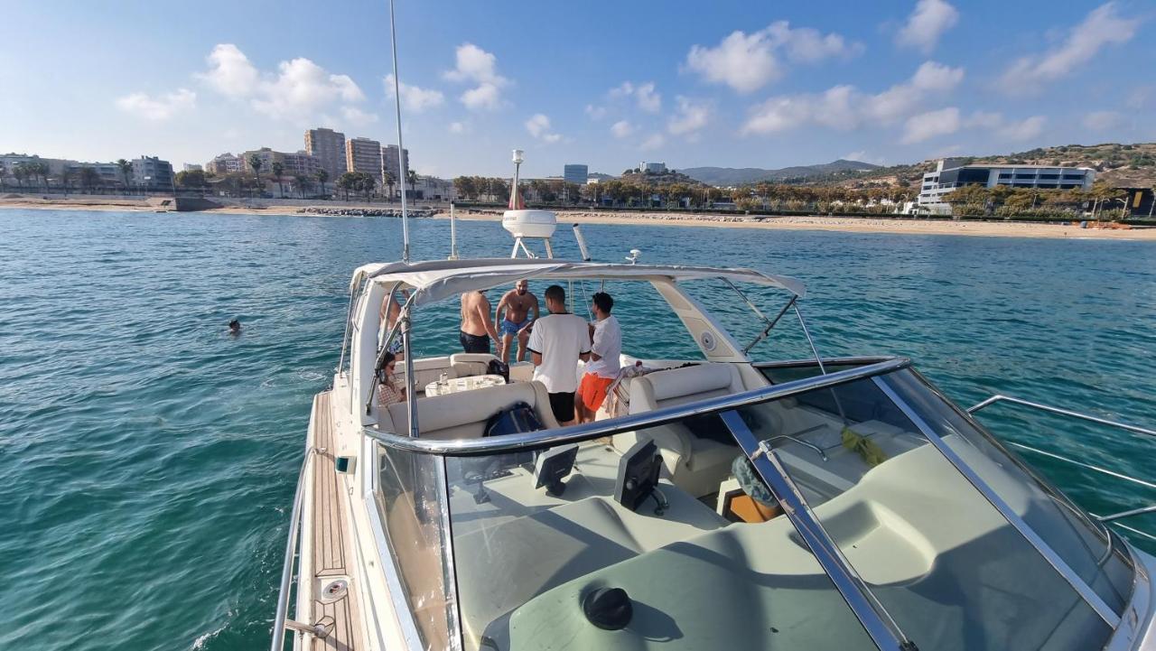 Cozy Yacht Lodge In Barcelona With Boat Tour Option San Adrián de Besós Zewnętrze zdjęcie